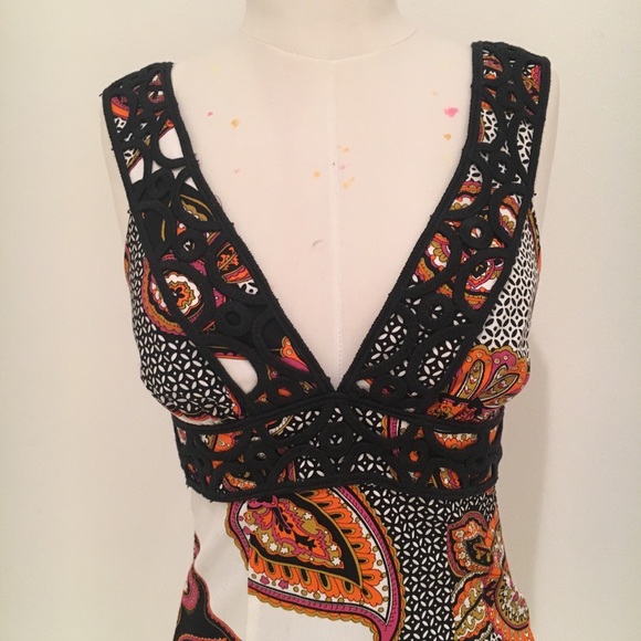 Trina Turk Cotton Sheath Dress Medallion P… - Picture 4 of 8